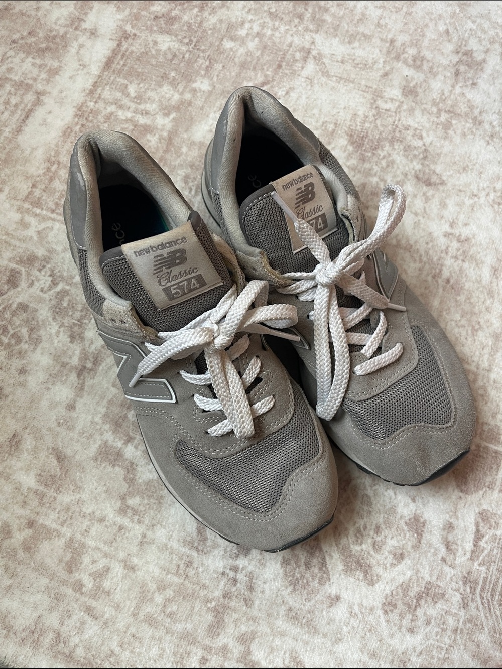 New Balance 574 Classic in Light Gray and White